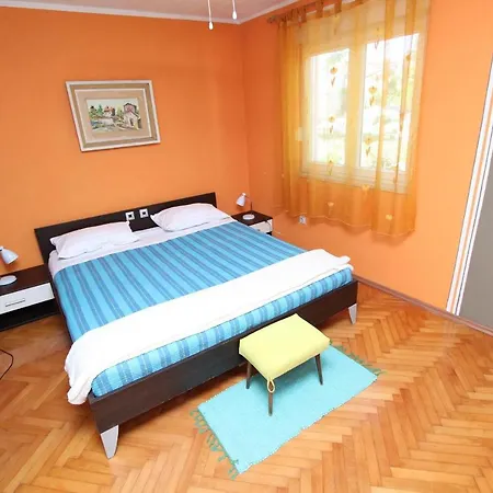 Un Chat Two-Bedroom Apartment Apartman *