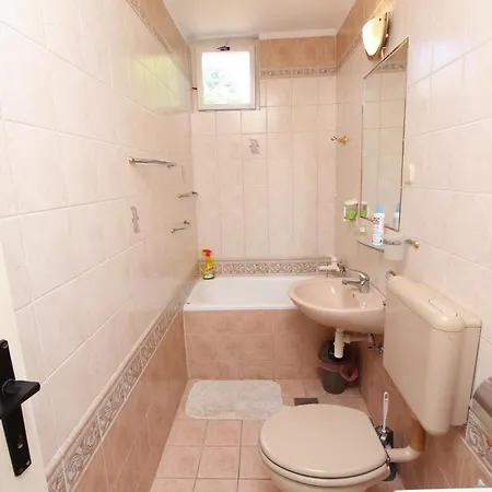 Un Chat Two-Bedroom Apartment Apartman